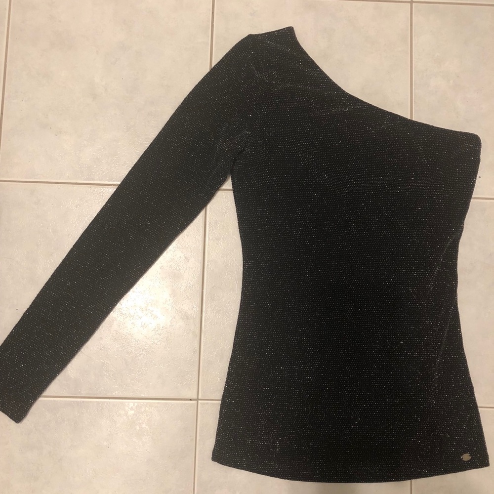 Woman’s One Sleeve Guess Sparkle Dress Top